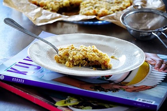 Sezonowe crumble z rabarbarem