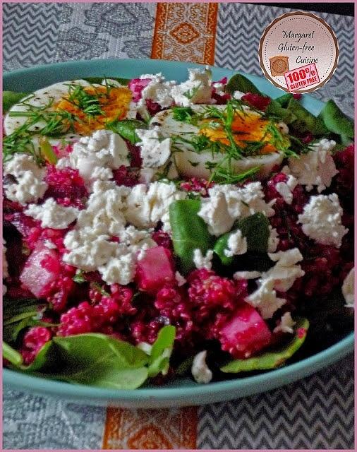 Sałatka quinoa z buraczkami, jajkiem i kalarepą