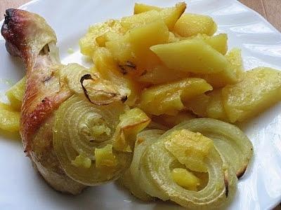 Pieczone pałki kurczaka z ziemniakami