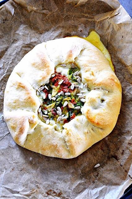 Galette z twarogiem i jarmużem
