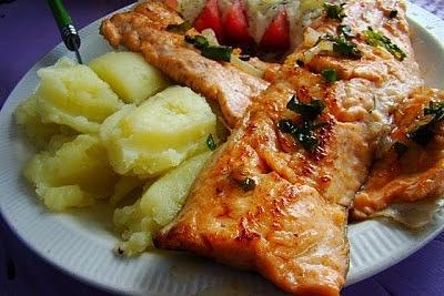 Filet z pstrąga z świeżym lubczykiem