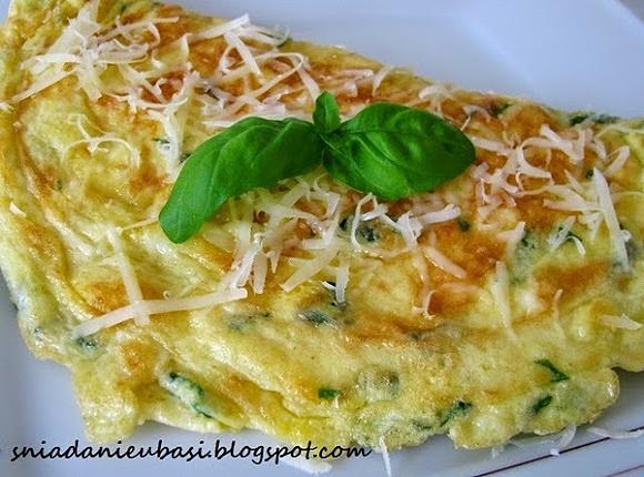 Włoski omlet z bazylią