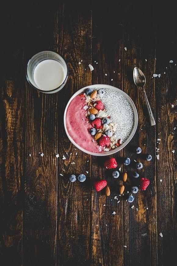 Pudding chia z malinami