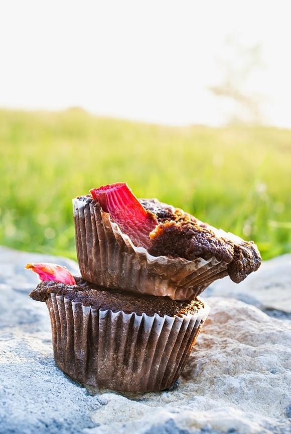 Czekoladowe muffiny z rabarbarem