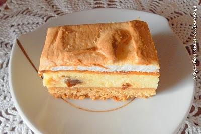 Sernik z rosą – ciasto na słodko z kroplami na wierzchu