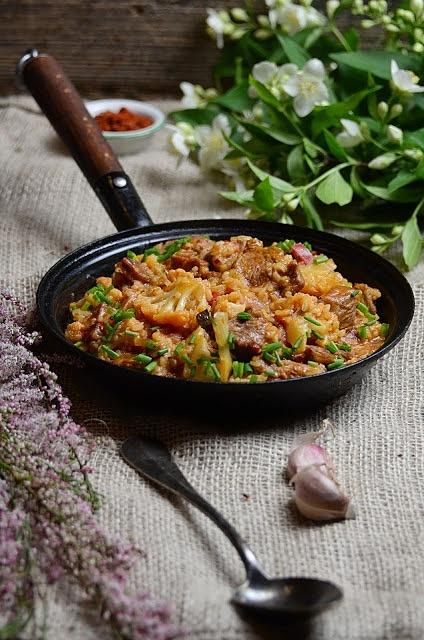 Paella kalafiorowa z indykiem