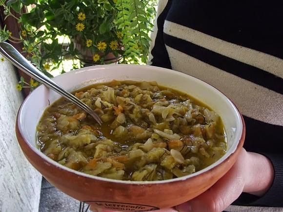 Młoda kapusta na gęsto