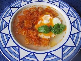 Zupa chlebowa z jajkiem w koszulce
