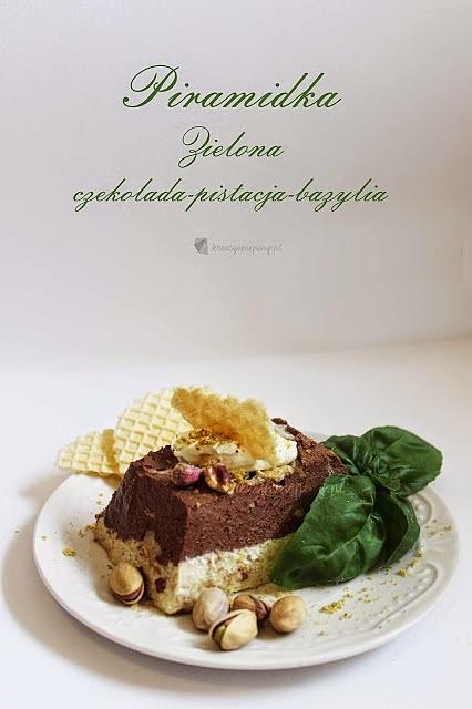 Deser piramidka zielona z czekoladą pistacja i bazylia