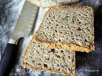 Chleb żytni na zakwasie z kuminem i czarnuszką