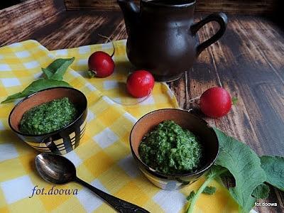 Pesto z liści rzodkiewki