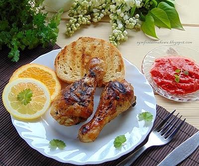 Grillowane podudzia z kurczaka z dipem paprykowym