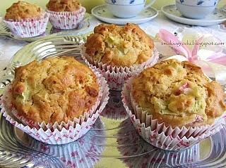 Muffinki owsiane z rabarbarem
