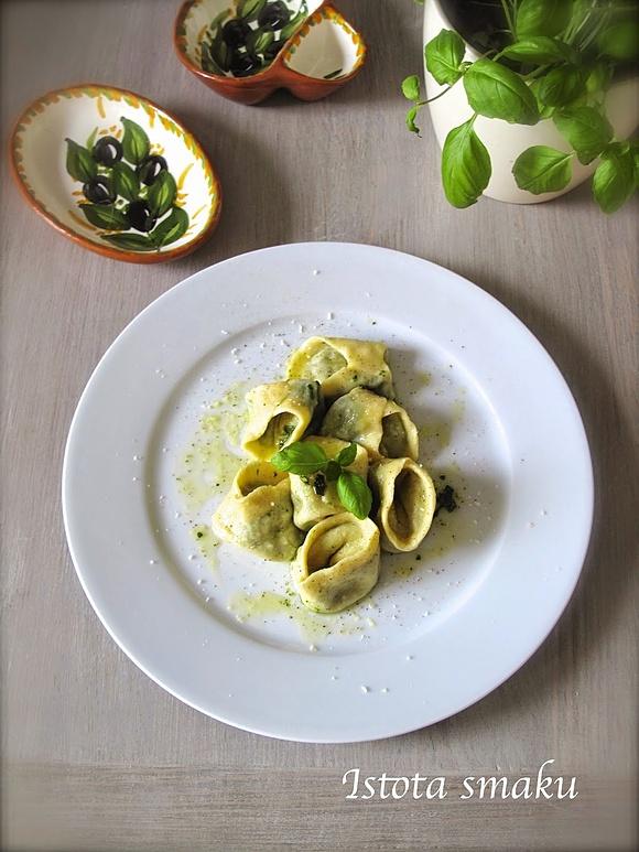 Tortelloni ze szpinakiem i mozzarellą