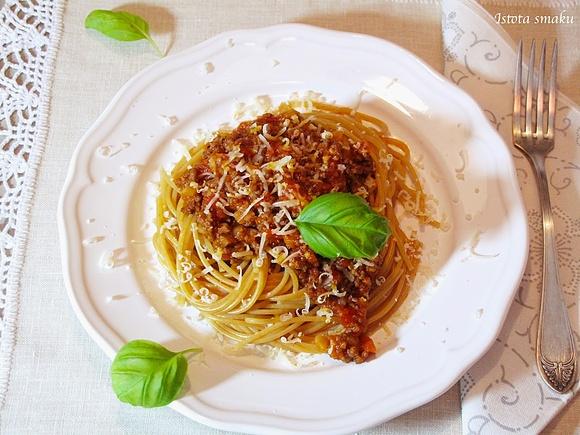 Tradycyjne włoskie bolognese