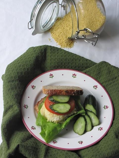 Wegeburgery kalafiorowo-jaglane