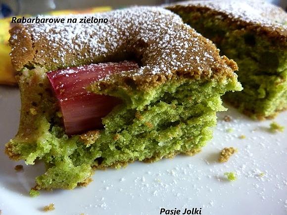 Rabarbarowe ciasto z jęczmieniem i cukrem brzozowym