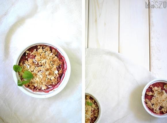 Crumble truskawkowe z masłem orzechowym