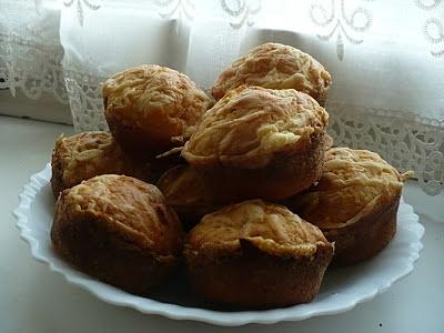 Muffinki z serem żółtym i przyprawami