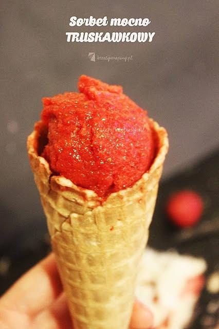 Sorbet truskawkowy domowy bez cukru i barwników