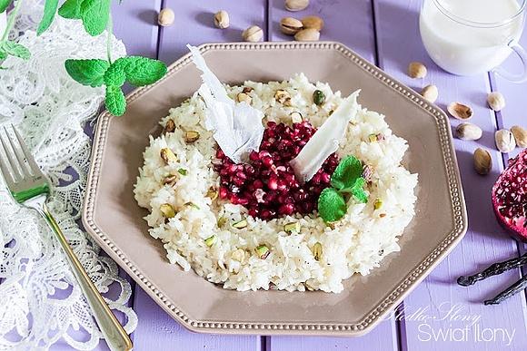 Mleczne risotto z prażonymi kożuchami, pistacjami i granatem