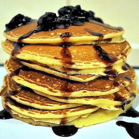 Pancakes - naleśniki z maślanką i mlekiem