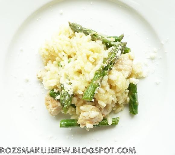 Szparagowe risotto z kurczakiem i cheddarem