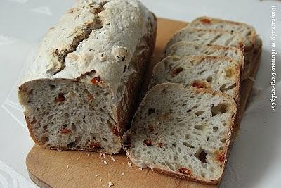 Chleb na zakwasie z rozmarynem i jagodami goji