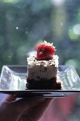 Placek z mascarpone i truskawkami na pożegnanie brata