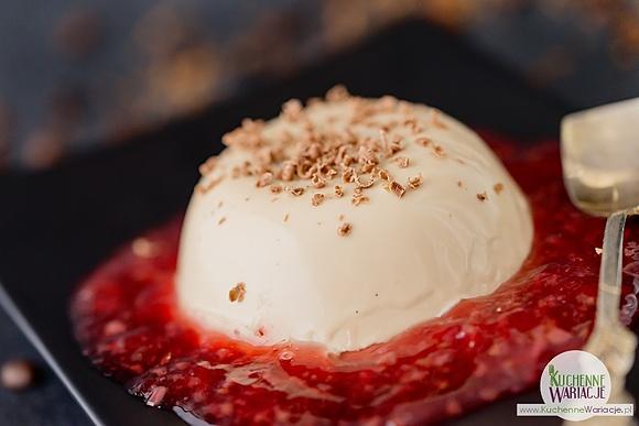 Kawowa panna cotta z malinowym sosem