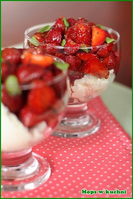 Truskawki balsamiczne z serem mascarpone