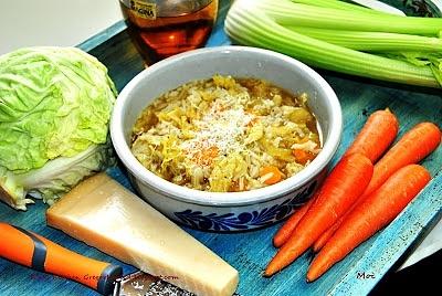 Zupa kapuściana z ryżem i wywarem z flaków