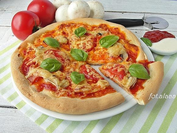Pizza na cienkim spodzie