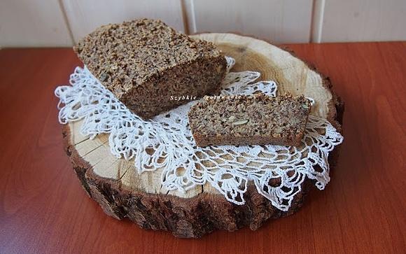 Owsiany chleb bezglutenowy bez mąki i drożdży