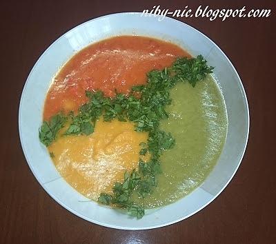 Trzy kolory meksyku – pikantna zupa z pieczonej papryki