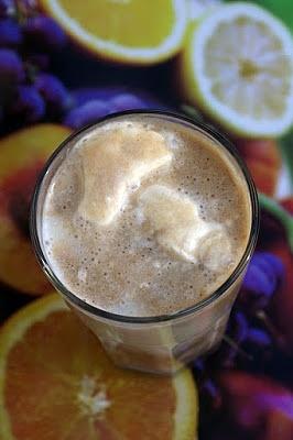Mrożona kawa bananowa z lodami śmietankowymi i wanilią