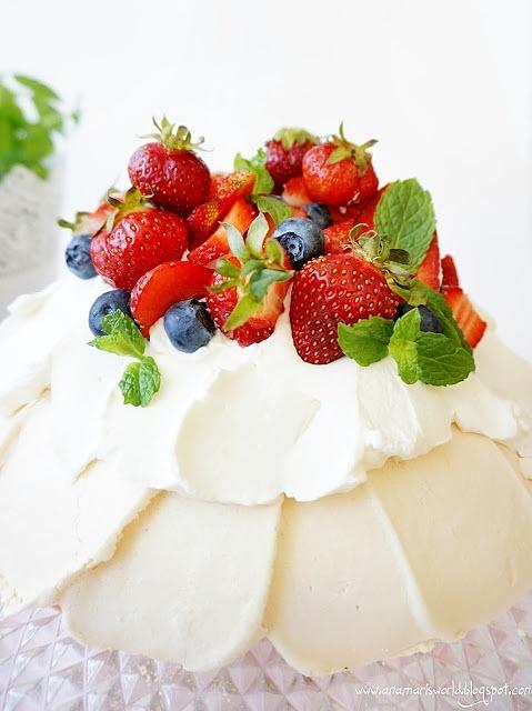 Tort Pavlova na pierwsze urodziny bloga