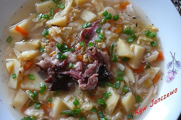 Zupa z włoskiej kapusty na wędzonce