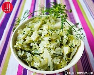 Młoda kapusta z koperkiem