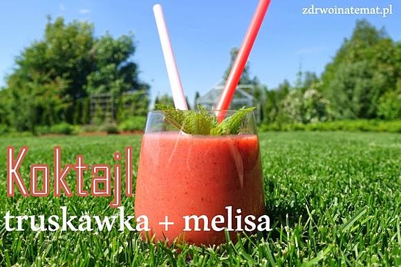 Koktajl z truskawek i melisy