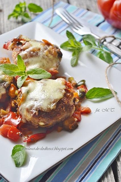 Pulpeciki zapiekane z mozzarellą i warzywami