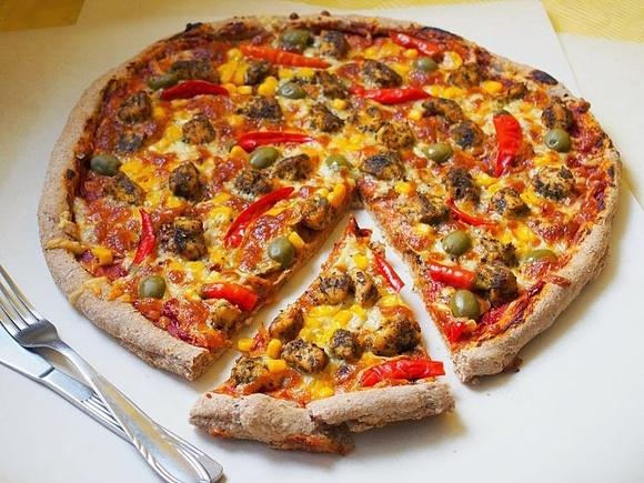 Diabelska pizza pełnoziarnista z chilli