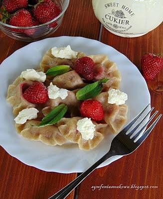 Pierogi z truskawkami