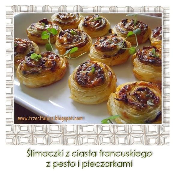 Ślimaczki z ciasta francuskiego z pesto i pieczarkami