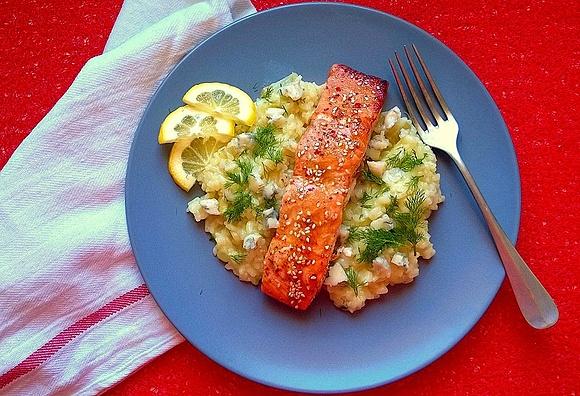 Łosoś teriyaki z risotto z fenkułem i gorgonzolą