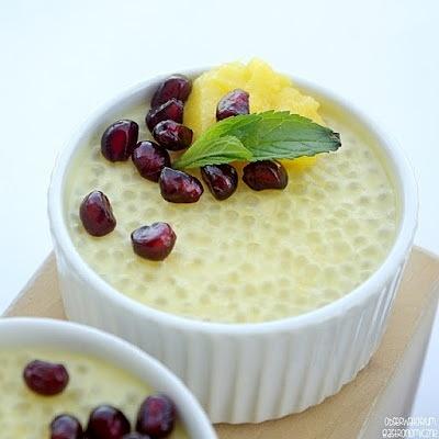 Wegański pudding z tapioki kokosowego i mango