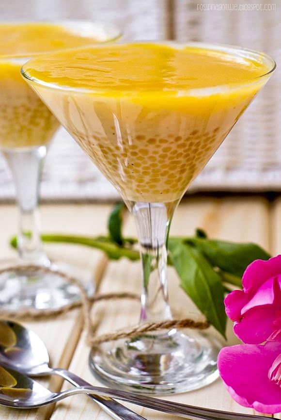 Kokosowy pudding z tapioki i sosem mango