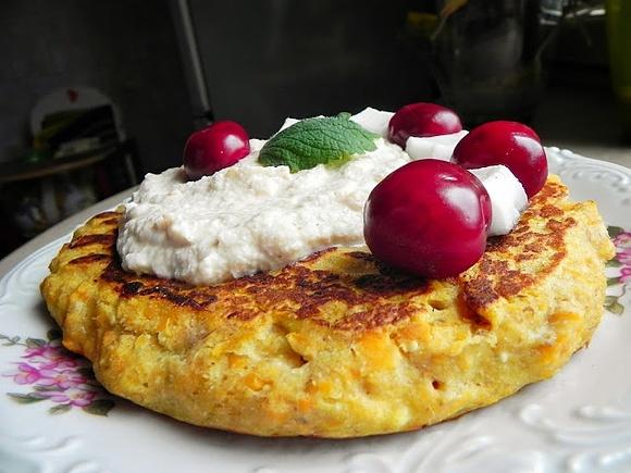 Batatowy placek z ricottą i kremem orzechowym