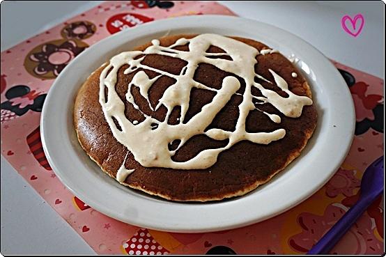 Budyniowo-cytrynowo-kokosowy omlet biszkoptowy z sosem jogurtowym