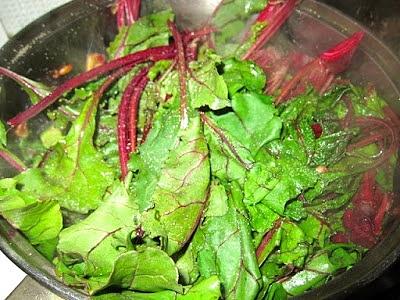 Krótko smażona botwinka stir fry